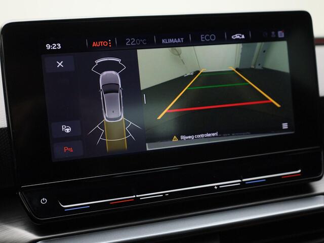 Cupra Leon 1.4e-Hybrid 150kW/204PK VZ DSG · Navigatie · Apple/Android Car Play · Camera + Parkeersensoren