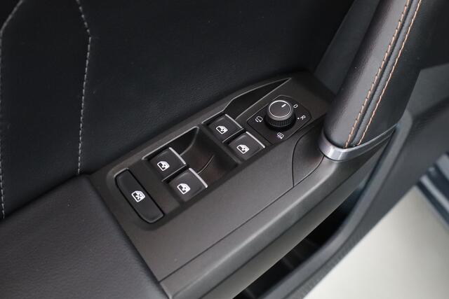 Cupra Leon 1.4 e-Hybrid 204pk | Adapt. Cruise | Camera | Apple CarPlay | Navi | Stoel- Stuurverw.