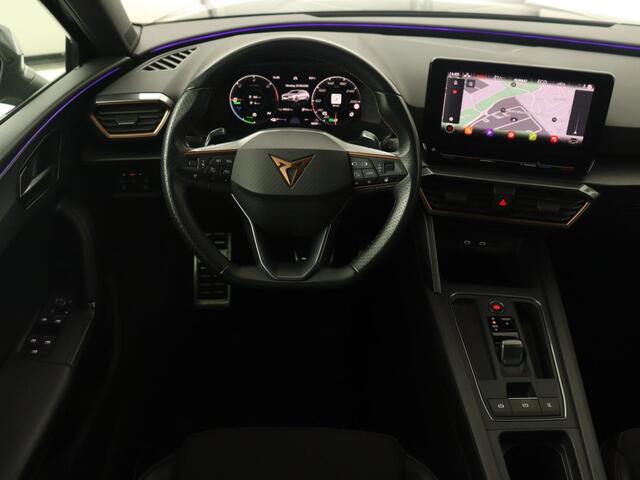 Cupra Leon 1.4 e-Hybrid VZ | 245pk | Stoel & stuurverwarming | Adaptive cruise | Camera | Carplay | Navigatie | 19'' lichtmetalen velgen | Digital Cockpit | Sportstoelen | PHEV | Plug In