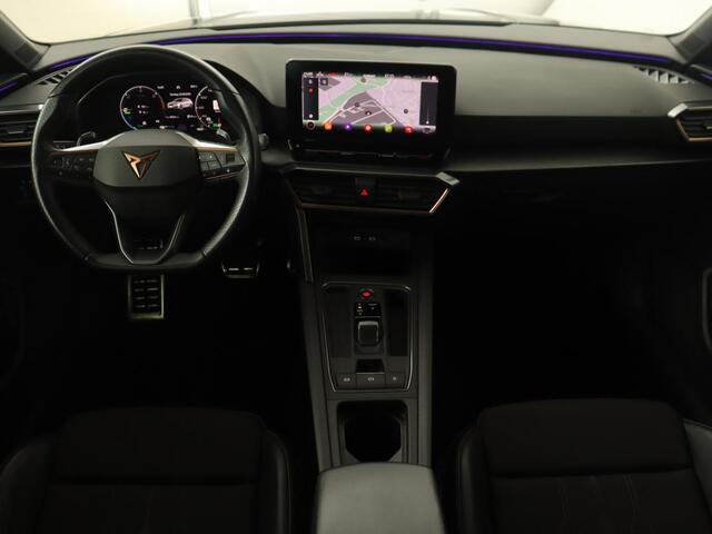 Cupra Leon 1.4 e-Hybrid VZ | 245pk | Stoel & stuurverwarming | Adaptive cruise | Camera | Carplay | Navigatie | 19'' lichtmetalen velgen | Digital Cockpit | Sportstoelen | PHEV | Plug In