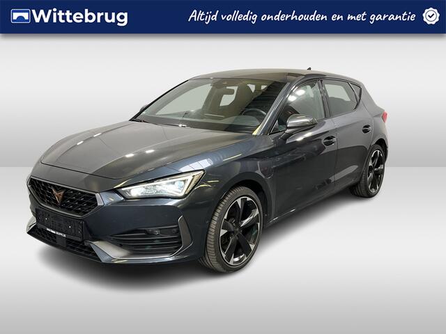 Cupra Leon 1.4 e-Hybrid Business / AUTOMAAT/ KEYLESS/ 3-ZONE CLIMA/ ADAPT. CRUISE/ LED/ DIGITAL DASH/ STOEL-STUUR VERWARM./ FULL LINK/ NAVI/ PARK. SENSOREN + CAMERA/ RIJ-MODI/ 18" LMV