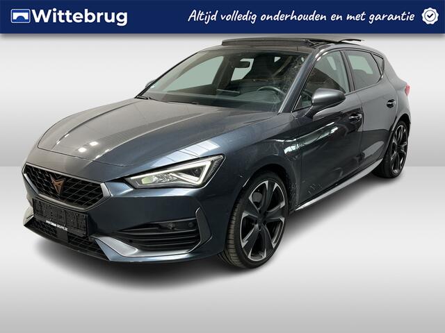 Cupra Leon 1.4 e-Hybrid VZ Performance / AUTOMAAT/ PANO/ 245PK/ 19" LMV/ NAVI/ DIGITAL DASH/ STOEL-STUUR VERWARM./ PARK. SENSOREN + CAMERA/ KEYLESS