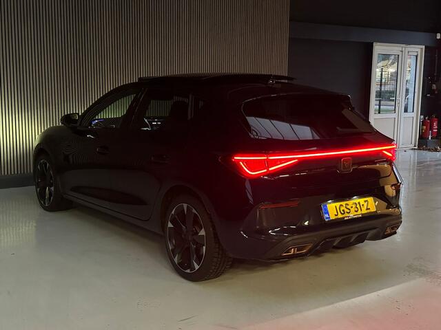 Cupra Leon 1.4 e-Hybrid VZ Copper Edition Pano | Camera | ACC | Ambient Light