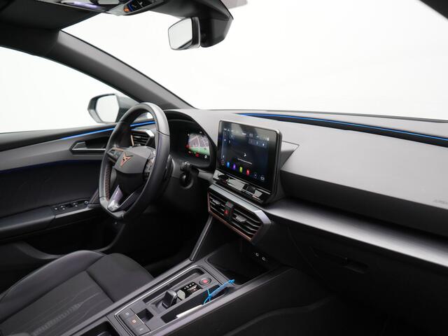 Cupra Leon 1.4 e-Hybrid VZ Plug In Hybrid 245pk Dealer O.H PHEV | Keyless | Cruise Control | Lederen Sportstoelen Verwarmd | Navigatie | Virtual | Front & Lane Assist | Sportstuur Verwarmd | Sfeerverlichting | DAB | 19"L.M |