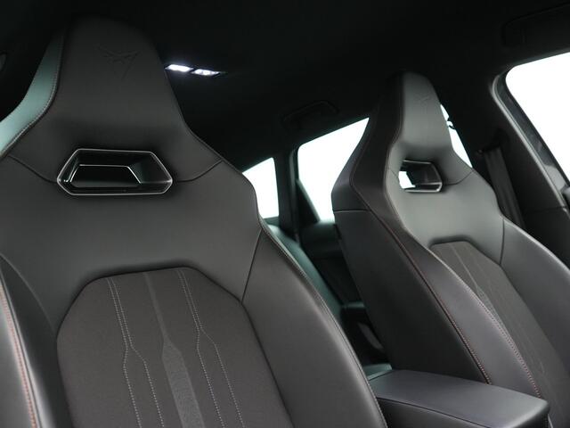 Cupra Leon 1.4 e-Hybrid VZ Plug In Hybrid 245pk Dealer O.H PHEV | Keyless | Cruise Control | Lederen Sportstoelen Verwarmd | Navigatie | Virtual | Front & Lane Assist | Sportstuur Verwarmd | Sfeerverlichting | DAB | 19"L.M |