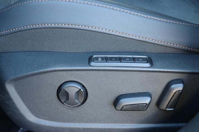 Cupra Leon 1.5 TSI e-Hybrid Business 204pk DSG6