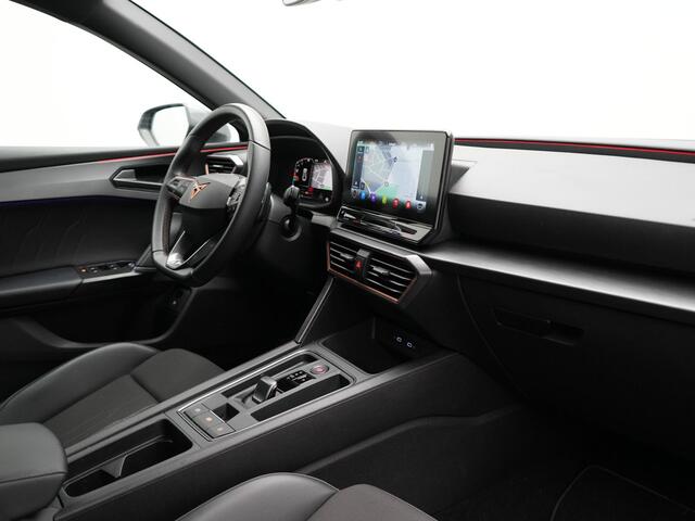 Cupra Leon 1.4 e-Hybrid VZ Plug In Hybrid 245pk Dealer O.H PHEV | Adaptive Cruise | Camera | Keyless | Sportstoelen Verwarmd | Apple Carplay | Sfeerverlichting | Virtual | Navigatie | DAB+ | 19"L.M |