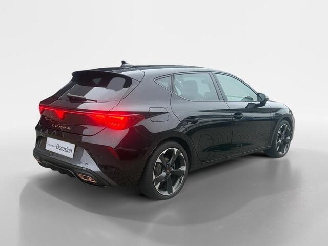 Cupra Leon 1.5 TSI e-Hybrid Business | Automaat | BTW | Camera | Stoel/Stuurverwarming | Adaptief Cruise Control | Dodehoek Detectie | Climate Control | DAB | Navigatie | Full Led | Keyless