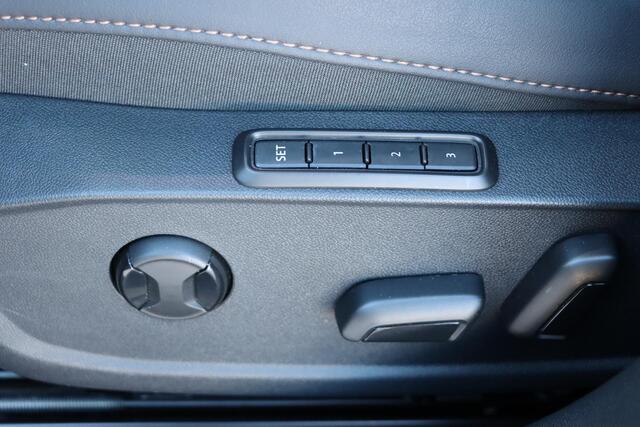 Cupra Leon 1.5 TSI e-Hybrid Business 204pk DSG6