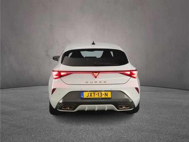 Cupra Leon Business 1.5 TSI eHybrid 204pk DSG Automaat Adaptive cruise control, Achteruitrijcamera, LED koplampen, Stuurwiel verwarmd, Navigatie, Parkeersensoren