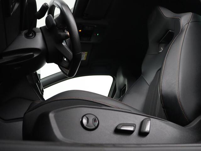 Cupra Leon 1.4 eHybrid VZ | 245pk | Stoelverwarming | Carplay | Sfeerverlichting | Adaptive cruise | Navigatie | Full LED | Half leder | Stuurverwarming | Camera | Full LED | Keyless | PHEV | Plug In