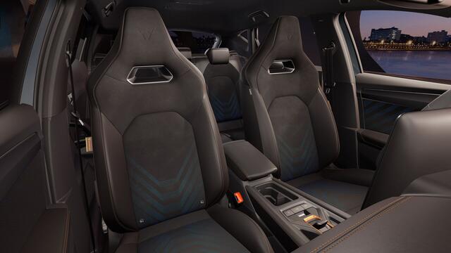 Cupra Leon 1.5 TSI e-Hybrid 272 6DSG VZ Performance | Achteruitrijcamera | Digitaal instrumentenpaneel (Virtual Cockpit) | Draadloze Apple CarPlay(TM), Android Auto(TM)