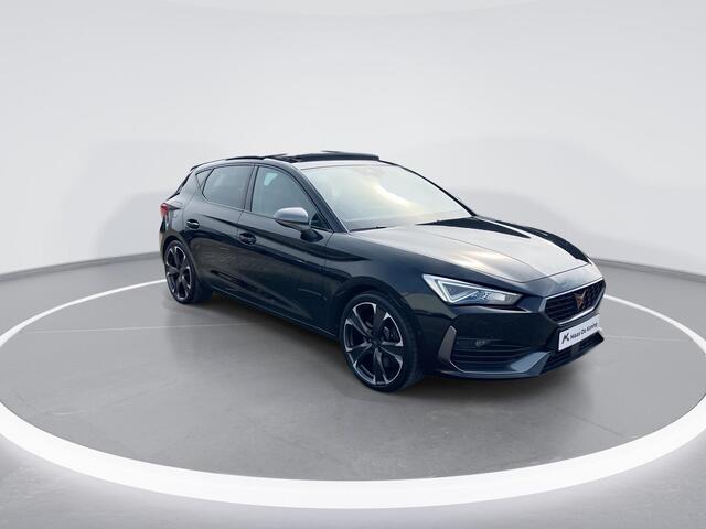 Cupra Leon 1.4e-Hybrid/245PK DSG VZ · Panoramadak · Elektrische stoelverstelling · Leer · Navigatie · Camera + parkeersensoren · Elektrische stoelverstelling ·