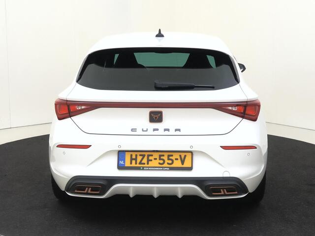 Cupra Leon 1.4 e-Hybrid VZ 245 | SoH 95% | Adaptieve demping | Parkeerassistent | Keyless | Stoel- en stuurwielverwarming | Navigatie | Adaptieve cruise control | Achteruitrijcamera |
