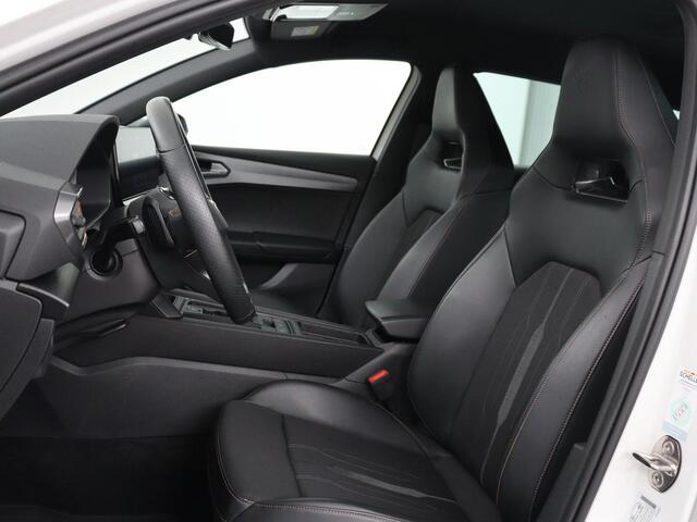 Cupra Leon 1.4 e-Hybrid | Carplay | Stoel & stuurverwarming | Camera | Adaptive cruise | Navigatie | Sfeerverlichting | Full LED | Memory | PHEV | Plug In