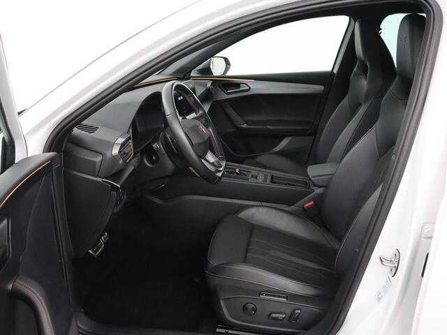 Cupra Leon 1.4 eHybrid | Carplay | Stoelverwarming | Adaptive cruise | Memory | Camera | Sfeerverlichting | Keyless | Sportstoelen | Navigatie | Full LED | Parkeerhulp | PHEV | Plug In