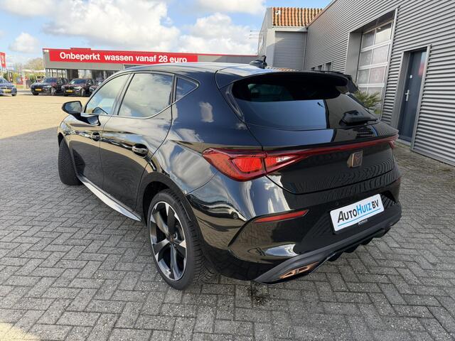 Cupra Leon 1.4 e-Hybrid Essential 18 Inch PDC Stoelverwarming Stuurwielverwarming LED Navigatie