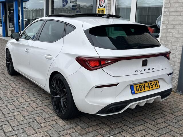 Cupra Leon 1.4 e-Hybrid VZ Performance / AUTOMAAT/ 245PK/ PANO/ STUUR+STOELVERWARM./ DODEHOEK/ ACC/ PARK.SENSOR.V+A/ CAMERA/ / FULL LINK/ KEYLESS/ NAVI/ CLIMA/ DAB/ LED/ 18'' LMV