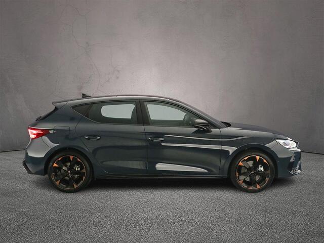 Cupra Leon Business 1.5 TSI eHybrid 204pk DSG Automaat Panoramadak, Sennheiser audio, Adaptive cruise control, Achteruitrijcamera, LED koplampen, Parkeersensoren