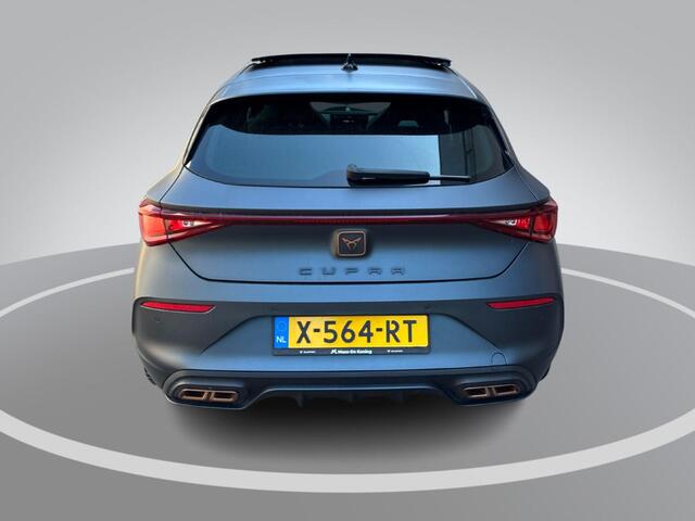 Cupra Leon 1.4 245pk DSG e-Hybrid VZ Business · Panoramadak · Stoelverwarmig · Apple/Android Car Play · Navigatie · 19'' Inch ·