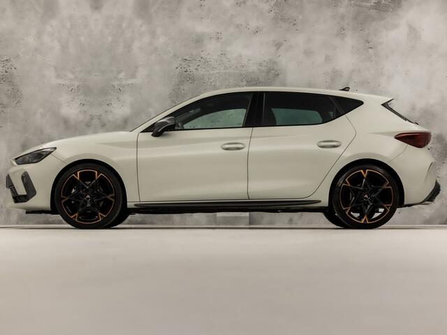 Cupra Leon 1.5 TSI Sport 150Pk Automaat (APPLE CARPLAY, GROOT NAVI, KUIPSTOELEN, SENNHEISER AUDIO, CAMERA, STUUR/STOELVERWARMING, GETINT GLAS, NIEUWSTAAT)