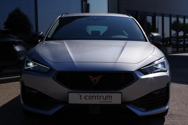 Cupra Leon Sportstourer 1.4 e-Hybrid 245 PK VZ Adrenaline, Adap. Cruise Control, Sfeerverlichting, LED, Camera