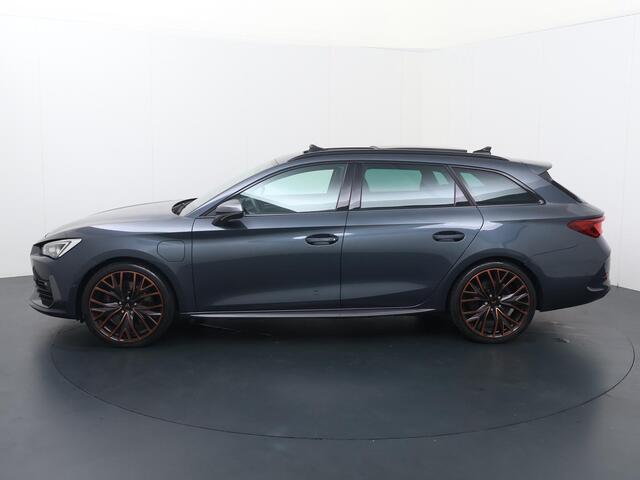 Cupra Leon Sportstourer CUPRA 1.4 e-Hybrid VZ Performance | 245 PK | SoH 91% | Panoramadak | Elek. achterklep | Adaptive cruise control |