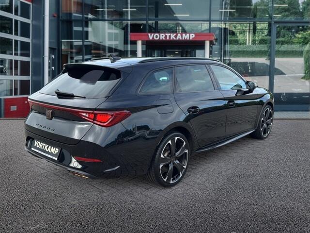 Cupra Leon Sportstourer 1.4 TSI E-HYBRID VZ PANO-DAK/STOELVER/SPORT-STUUR/CAMERA