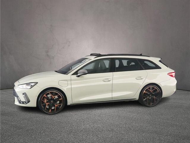 Cupra Leon Sportstourer 1.5 TSI e-Hybrid VZ Extreme 272pk DSG Automaat, Panoramadak, Lederen bekleding, Elektrisch verstelbare stoelen, Stoelverwarming, Adaptive cruise control, Navigatie, App connect, Elektrische achterklep