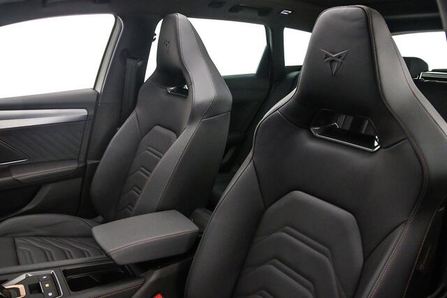 Cupra Leon Sportstourer 1.5 TSI e-Hybrid VZ Extreme 272pk DSG Automaat, Panoramadak, Lederen bekleding, Elektrisch verstelbare stoelen, Stoelverwarming, Adaptive cruise control, Navigatie, App connect, Elektrische achterklep