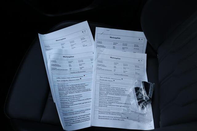 Cupra Leon Sportstourer 1.4 e-Hybrid VZ Copper Edition 1e Eigenaar | Dealer Onderh | BTW | Pano | WinterPack | Cupra Knop | Camera | Elek Stoel/Klep | Memory | Carplay | Climate | Ad Cruise | Navi | PDC | Full Led