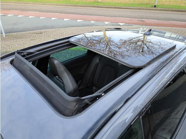 Cupra Leon Sportstourer 1.4 e-Hybrid VZ Panodak | Keyless | Camera | Carplay | Dodehoek | Adaptive Cruise | 19"Inch |