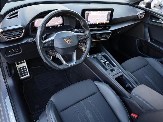 Cupra Leon Sportstourer 1.4 e-Hybrid VZ Panodak | Keyless | Camera | Carplay | Dodehoek | Adaptive Cruise | 19"Inch |