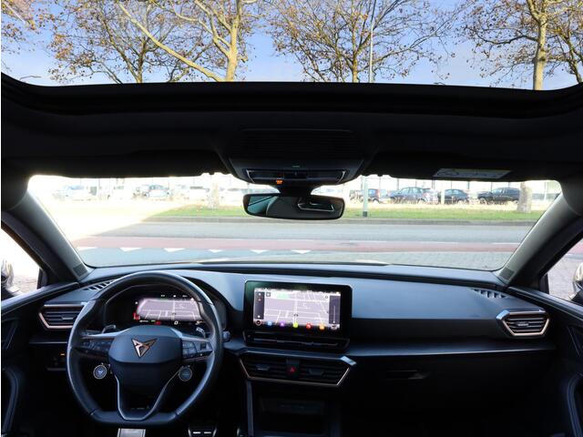 Cupra Leon Sportstourer 1.4 e-Hybrid VZ Panodak | Keyless | Camera | Carplay | Dodehoek | Adaptive Cruise | 19"Inch |