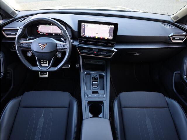 Cupra Leon Sportstourer 1.4 e-Hybrid VZ Panodak | Keyless | Camera | Carplay | Dodehoek | Adaptive Cruise | 19"Inch |