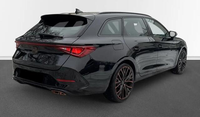 Cupra Leon Sportstourer 1.4 e-Hybrid VZ Performance | Elektrische stoelen met memory, 19 inch copper velgen, Start knop stuur, Camera, Dealer onderhouden, zeer luxe!