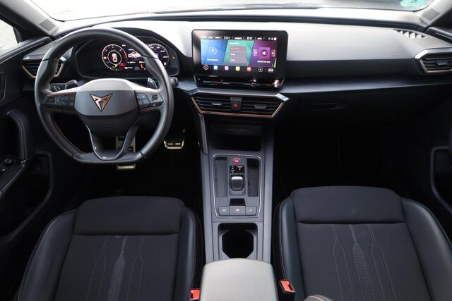 Cupra Leon Sportstourer 1.4 e-Hybrid VZ Business 245PK / 180kW, 19" LMV, achteruitrijcamera, park assist, klasse III alarm, draadloos laden, keyless advanced entry en go, 12 volt stekker kofferbak LED verlichting, vision plus driving profile Cupra virtual cockpit navigatie ambie