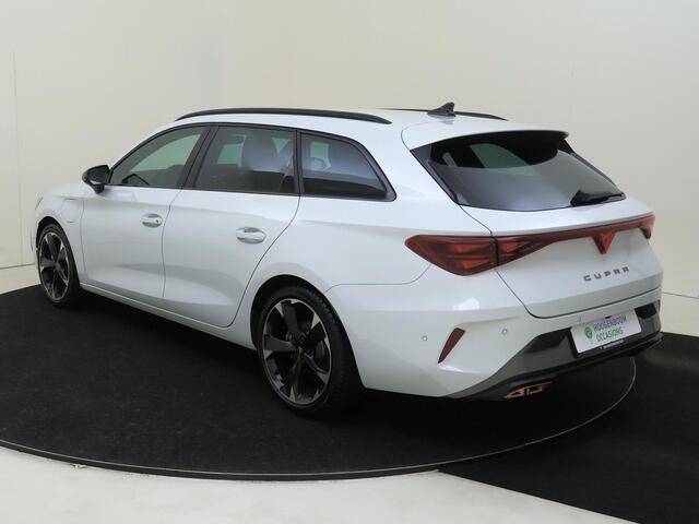 Cupra Leon Sportstourer 1.5 TSI e-Hybrid Business | Parkeerasisstent | Dodehoek detectie | Keyless | Stoel- en stuurwielverwarming | 3-zone airco | Achteruitrijcamera | Navigatie |