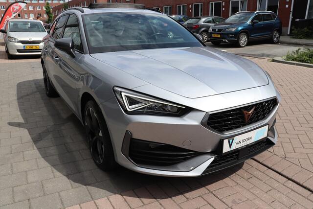 Cupra Leon Sportstourer 1.5 eTSI Business Edition Panorama dak, sfeer verlichting, navigatie.