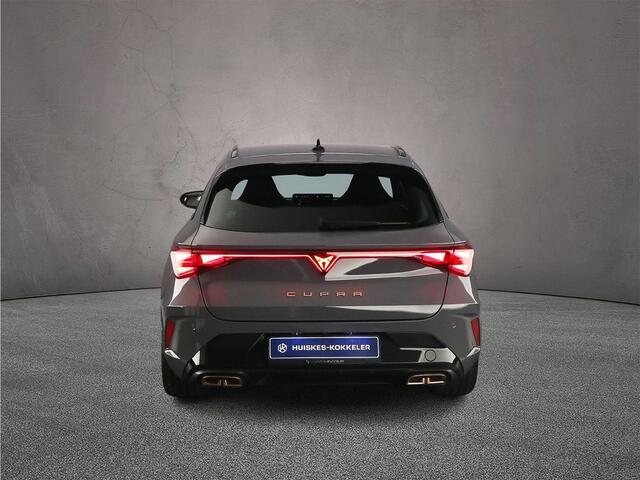 Cupra Leon Sportstourer Business 1.5 TSI eHybrid 204pk DSG Automaat Adaptive cruise control, Sennheiser audio, Navigatie, Achteruitrijcamera, Elektrische achterklep, LED koplampen, Stuurwiel verwarmd