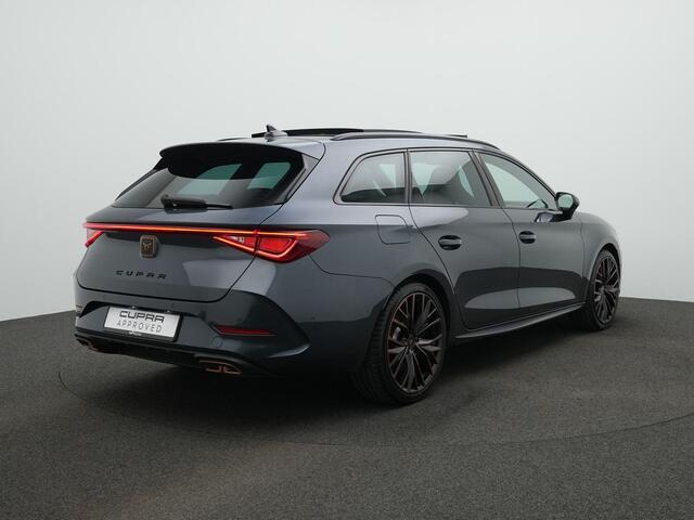 Cupra Leon Sportstourer 1.4 e-Hybrid 245 pk VZ | Panoramadak | Lederen Sabelt kuipstoelen | Adaptief sportonderstel | Achteruitrijcamera | Stuur-/stoelverwarming