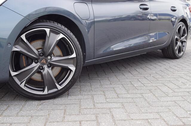 Cupra Leon Sportstourer 1.4 eHybrid DSG 245pk / Panodak / Leer / Elektr. stoel / LED / Camera