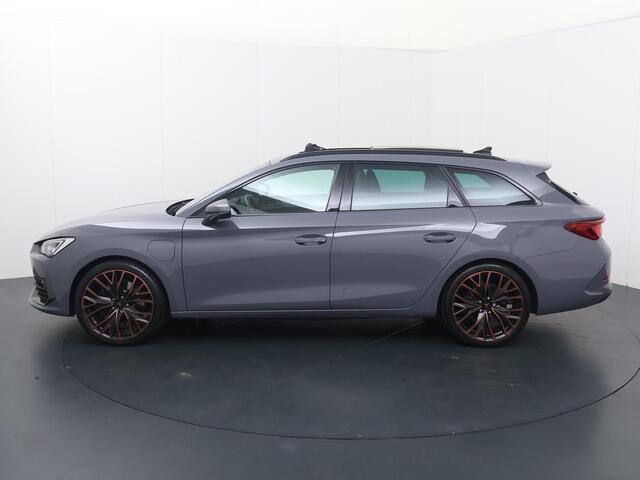 Cupra Leon Sportstourer 1.4 e-Hybrid VZ Performance | 245 PK | SoH 91% | Panoramadak | Dodehoek detectie | Virtual pedal achterklep | Adaptive cruise control |