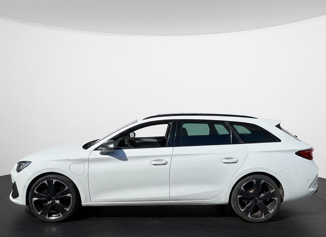 Cupra Leon Sportstourer e-Hybrid PHEV 245PK DSG SPORT TREKHAAK/CARPLAY/CAMERA/NAVI