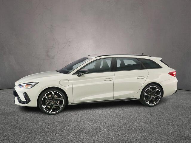 Cupra Leon Sportstourer VZ Performance 1.5 TSI eHybrid 272pk DSG Automaat Trekhaak, Adaptive cruise control, Sennheiser audio, Achteruitrijcamera, LED koplampen, Elektrische achterklep