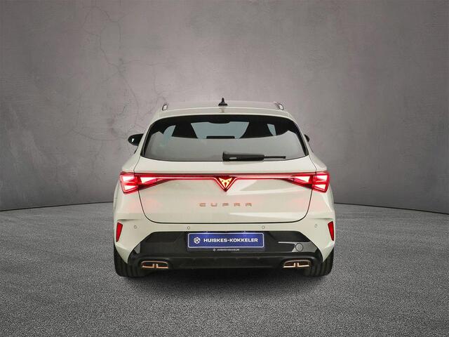 Cupra Leon Sportstourer VZ Performance 1.5 TSI eHybrid 272pk DSG Automaat Trekhaak, Adaptive cruise control, Sennheiser audio, Achteruitrijcamera, LED koplampen, Elektrische achterklep