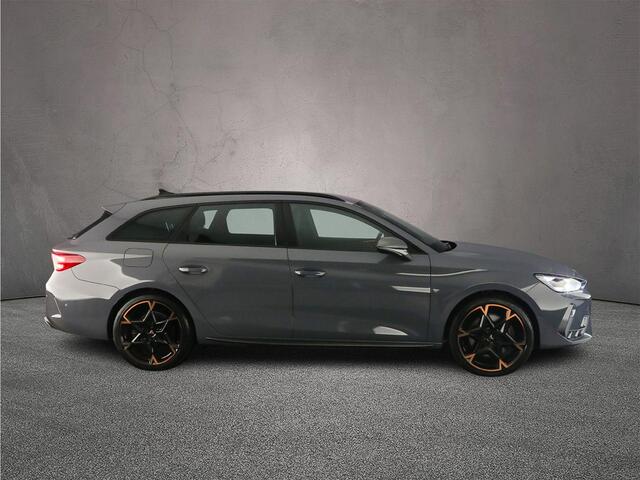 Cupra Leon Sportstourer VZ Performance 1.5 TSI eHybrid 272pk DSG Automaat Trekhaak, Adaptive cruise control, Sennheiser audio, LED matrix koplampen, Elektrische achterklep