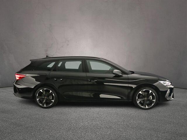 Cupra Leon Sportstourer Business 1.5 TSI eHybrid 204pk DSG Automaat Trekhaak, LED matrix koplampen, Adaptive cruise control, Navigatie, Achteruitrijcamera