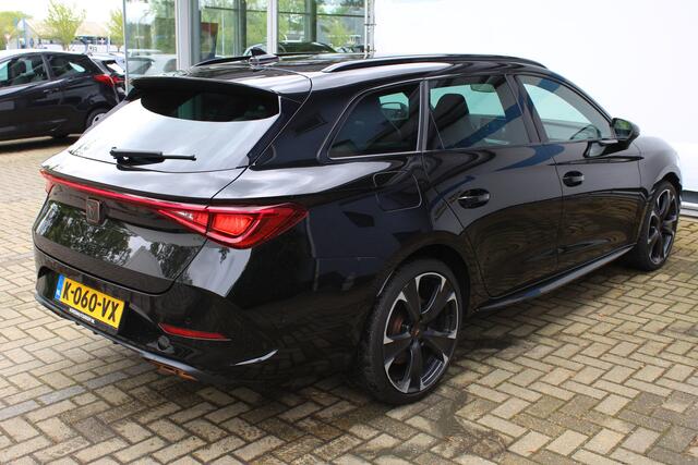 Cupra Leon Sportstourer 1.4 e-Hybrid 245 | Incl. 12 maanden Garantie | Stoel/stuurverwarming | Achteruitrijcamera | Keyless entry/start | Apple CarPlay/Android Auto | Elektrische kofferbakklep | Parkeersensoren V+A | Climate controle | Adaptive cruise controle | Navigatie | Draa