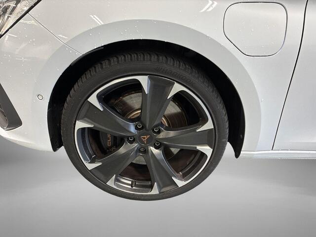 Cupra Leon Sportstourer 1.4 245pk DSG e-Hybrid VZ Adrenaline · Panoramadak · Camera · Keyless · Stuur- & Stoelverwarming · Parkeer assistent · Elek. Bestuurdersstoel + Geheugen ·